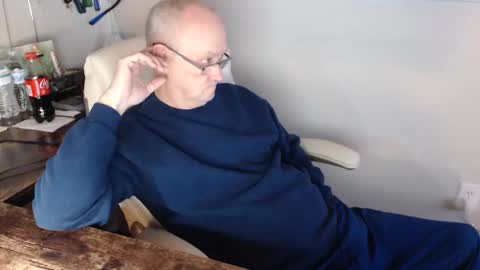 Snapshot of millenium0129 chatting on 02-01-25, 02:16 millenium0129 online show from 02-01-25, 02:16