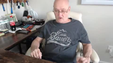 Snapshot of millenium0129 chatting on 09-12-25, 07:03 millenium0129 online show from 09-12-25, 07:03