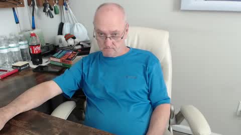 Snapshot of millenium0129 chatting on 10-09-25, 03:54 millenium0129 online show from 10-09-25, 03:54