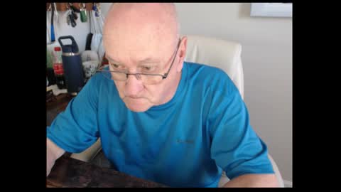 Snapshot of millenium0129 chatting on 10-20-25, 06:19 millenium0129 online show from 10-20-25, 06:19