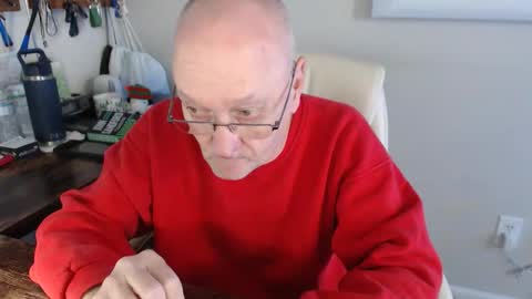 Snapshot of millenium0129 chatting on 12-02-25, 04:57 millenium0129 online show from 12-02-25, 04:57