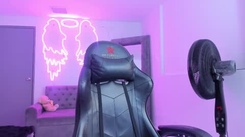 Snapshot of miller_silvana chatting on 02-18-26, 12:12 miller_silvana online show from 02-18-26, 12:12