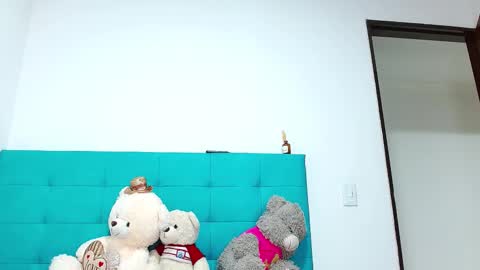 Snapshot of miller_sweet chatting on 02-17-25, 07:21 Aleja online show from 02-17-25, 07:21