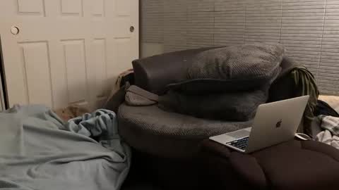 Snapshot of millerjdm chatting on 12-12-24, 06:36 SlimnHungOH online show from 12-12-24, 06:36