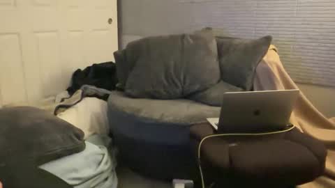 Snapshot of millerjdm chatting on 12-21-24, 11:24 SlimnHungOH online show from 12-21-24, 11:24