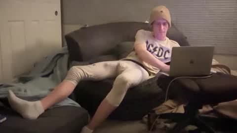 Snapshot of millerjdm chatting on 01-30-25, 01:33 SlimnHungOH online show from 01-30-25, 01:33