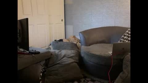 Snapshot of millerjdm chatting on 02-18-25, 08:05 SlimnHungOH online show from 02-18-25, 08:05