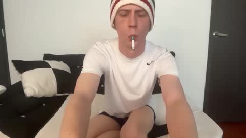 Snapshot of millerjdm chatting on 09-10-25, 09:15 SlimnHungOH online show from 09-10-25, 09:15