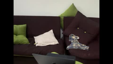 Snapshot of millerjdm chatting on 10-18-25, 10:32 SlimnHungOH online show from 10-18-25, 10:32