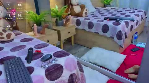 Snapshot of milleyjones_ chatting on 11-18-25, 11:58 milleyjones_ online show from 11-18-25, 11:58