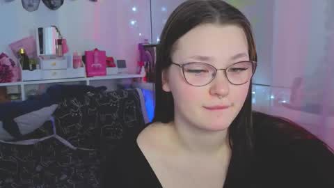 Millie online show from 10-11-25, 03:17