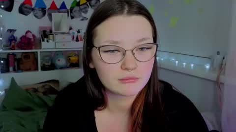 Millie online show from 10-20-25, 06:03