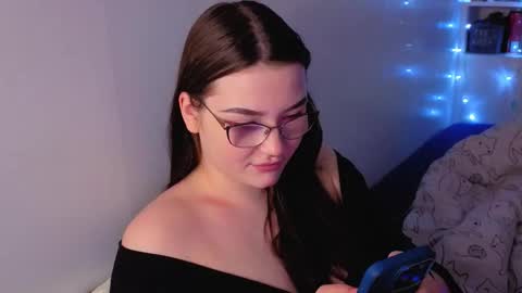 Millie online show from 11-04-25, 03:55