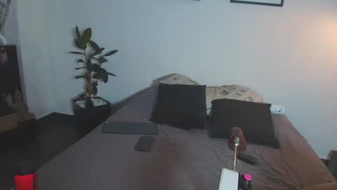 Snapshot of milliejhonson chatting on 02-08-25, 05:50 Mila online show from 02-08-25, 05:50