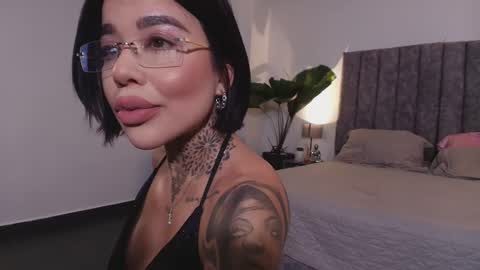 Snapshot of milliejhonson chatting on 01-17-26, 12:59 Mila online show from 01-17-26, 12:59