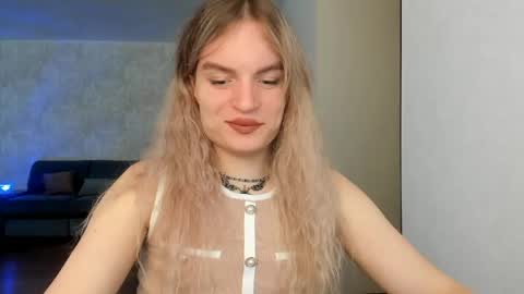 Snapshot of millikira006 chatting on 05-06-26, 12:21 mili-kira online show from 05-06-26, 12:21