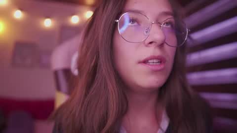 Snapshot of milly_kenner chatting on 12-14-25, 03:06 MILLY online show from 12-14-25, 03:06