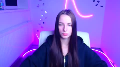 Milly online show from 12-19-25, 06:42