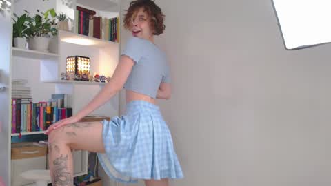 Snapshot of milly_ross23 chatting on 12-20-24, 07:01 Milly online show from 12-20-24, 07:01