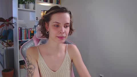 Snapshot of milly_ross23 chatting on 12-28-24, 07:55 Milly online show from 12-28-24, 07:55