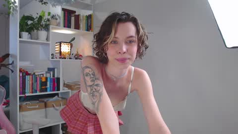 Snapshot of milly_ross23 chatting on 01-04-25, 06:41 Milly online show from 01-04-25, 06:41