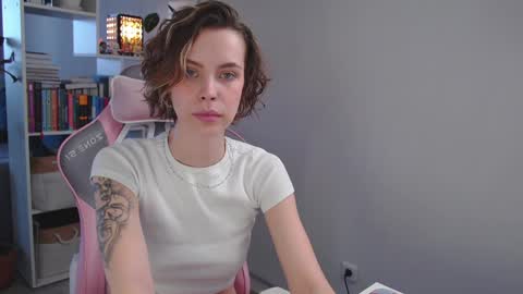 Snapshot of milly_ross23 chatting on 01-14-25, 07:06 Milly online show from 01-14-25, 07:06