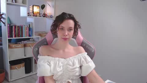 Snapshot of milly_ross23 chatting on 01-25-25, 06:55 Milly online show from 01-25-25, 06:55