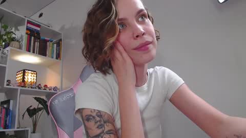 Snapshot of milly_ross23 chatting on 02-07-25, 12:50 Milly online show from 02-07-25, 12:50