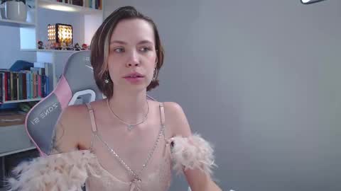 Snapshot of milly_ross23 chatting on 02-09-25, 06:33 Milly online show from 02-09-25, 06:33