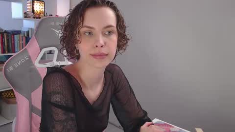 Snapshot of milly_ross23 chatting on 02-21-25, 07:12 Milly online show from 02-21-25, 07:12