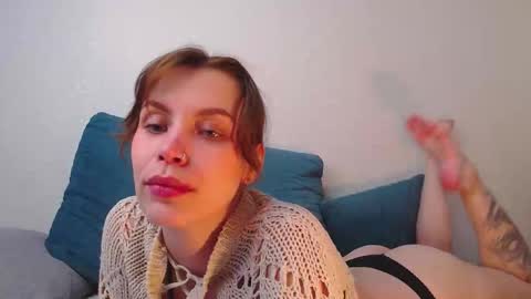 Snapshot of milly_ross23 chatting on 10-18-25, 10:49 Milly online show from 10-18-25, 10:49