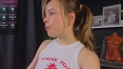 Snapshot of milly_shy chatting on 12-09-24, 08:00 Milly online show from 12-09-24, 08:00