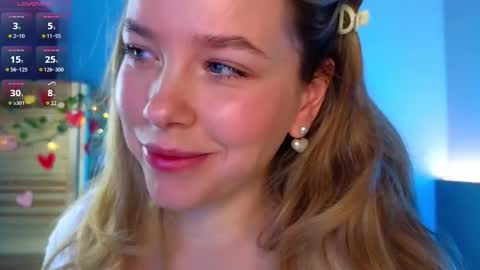 Snapshot of milly_shy chatting on 02-13-25, 07:24 Milly online show from 02-13-25, 07:24