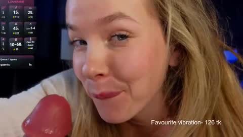 Snapshot of milly_shy chatting on 03-04-25, 10:02 Milly online show from 03-04-25, 10:02