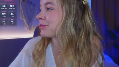 Snapshot of milly_shy chatting on 10-14-25, 06:58 Milly online show from 10-14-25, 06:58