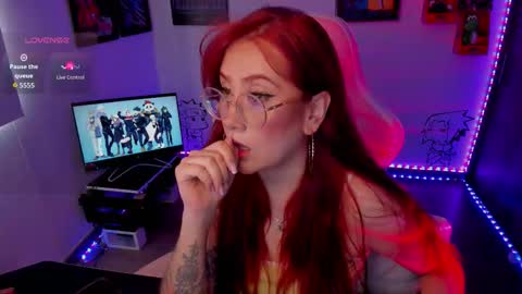 Snapshot of milly_yako chatting on 10-07-25, 10:07 Monkey D Maddie online show from 10-07-25, 10:07