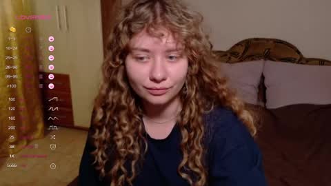 Snapshot of milounee chatting on 05-14-26, 07:48 milounee online show from 05-14-26, 07:48