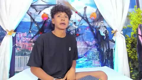 Snapshot of miltondelis chatting on 10-22-25, 03:29 miltondelis online show from 10-22-25, 03:29