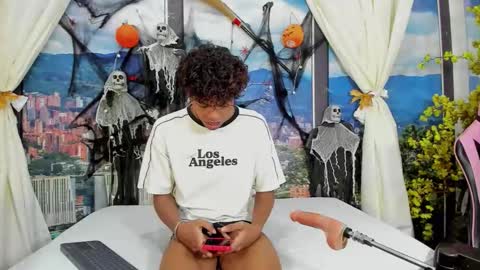 Snapshot of miltondelis chatting on 10-26-25, 03:23 miltondelis online show from 10-26-25, 03:23