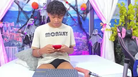 Snapshot of miltondelis chatting on 10-28-25, 05:33 miltondelis online show from 10-28-25, 05:33