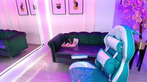 Snapshot of milu_ballmer chatting on 02-12-25, 02:32 Milu ballmer  online show from 02-12-25, 02:32