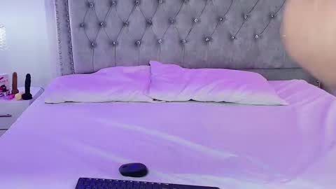 Snapshot of milu_ballmer chatting on 02-19-25, 11:38 Milu ballmer  online show from 02-19-25, 11:38