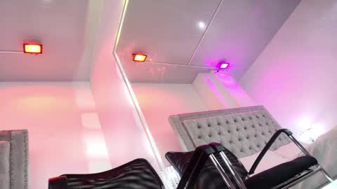 Snapshot of milu_ballmer chatting on 02-22-25, 02:30 Milu ballmer  online show from 02-22-25, 02:30