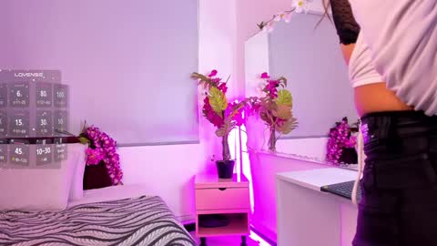  Milu Belucci  online show from 01-07-25, 02:30