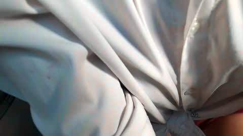 Snapshot of milu_curly chatting on 11-17-25, 06:41 Milu online show from 11-17-25, 06:41