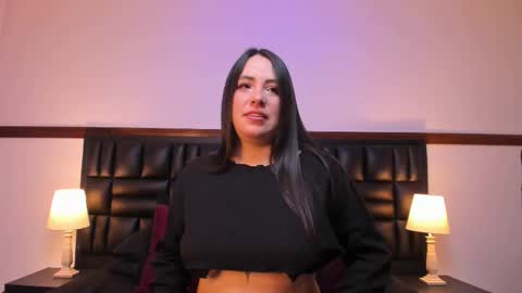 Snapshot of milu_w4llace chatting on 02-15-25, 11:03 Milu Wallace  online show from 02-15-25, 11:03