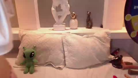 Snapshot of milu_w4llace chatting on 10-03-25, 01:02 Milu Wallace  online show from 10-03-25, 01:02