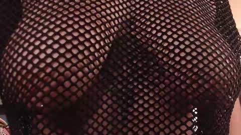 Snapshot of milu_w4llace chatting on 10-28-25, 05:22 Milu Wallace  online show from 10-28-25, 05:22