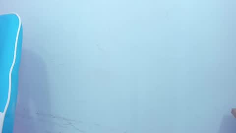 Snapshot of miluuu18 chatting on 01-05-25, 03:32 Miluu online show from 01-05-25, 03:32