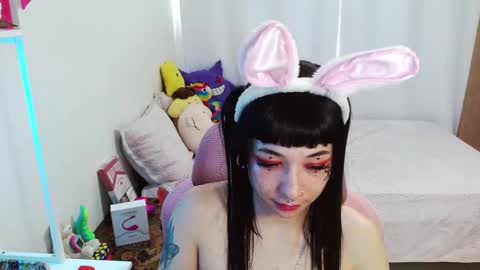 mily_milk_ online show from 03-09-25, 06:00